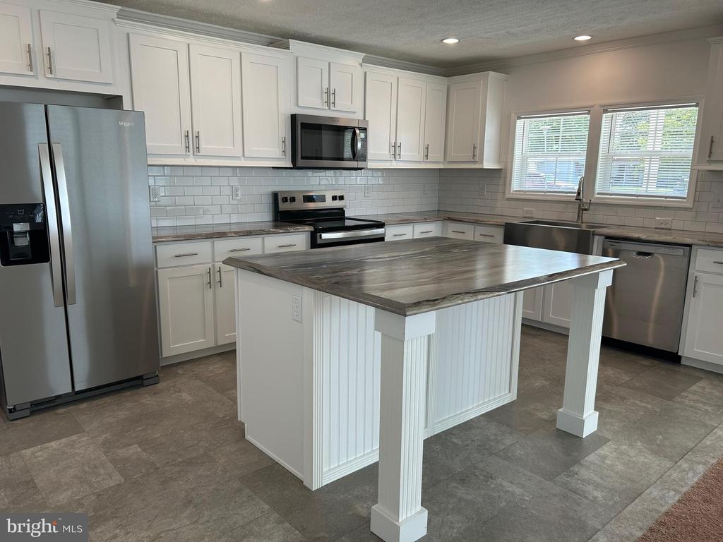 3034 CHANDLER DRIVE SOUTH