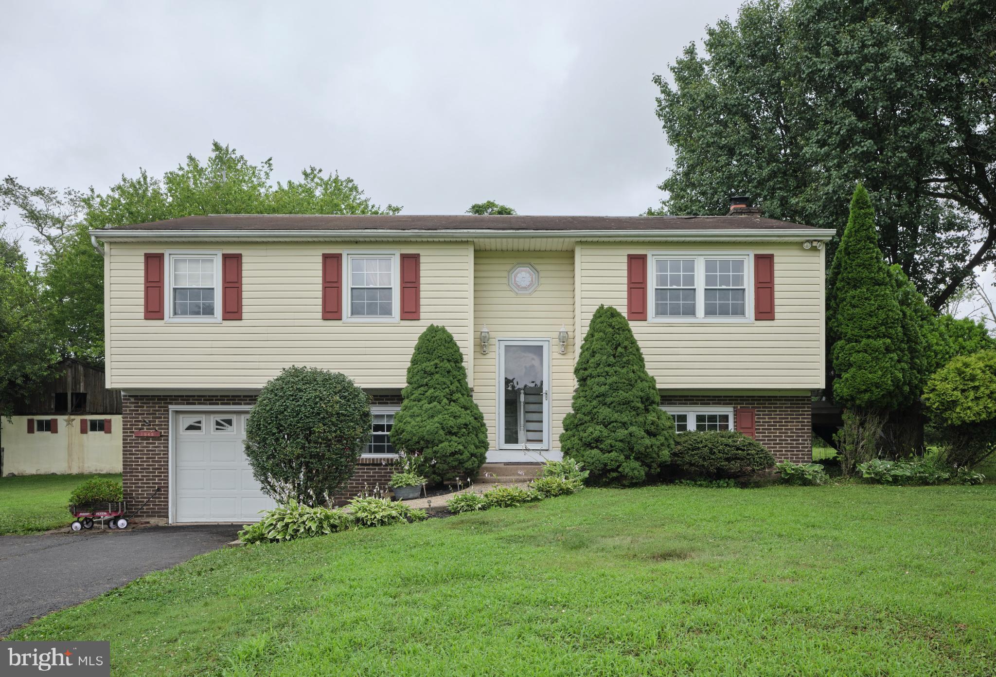 1945 SWEETBRIAR ROAD