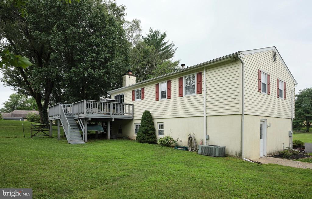 1945 SWEETBRIAR ROAD