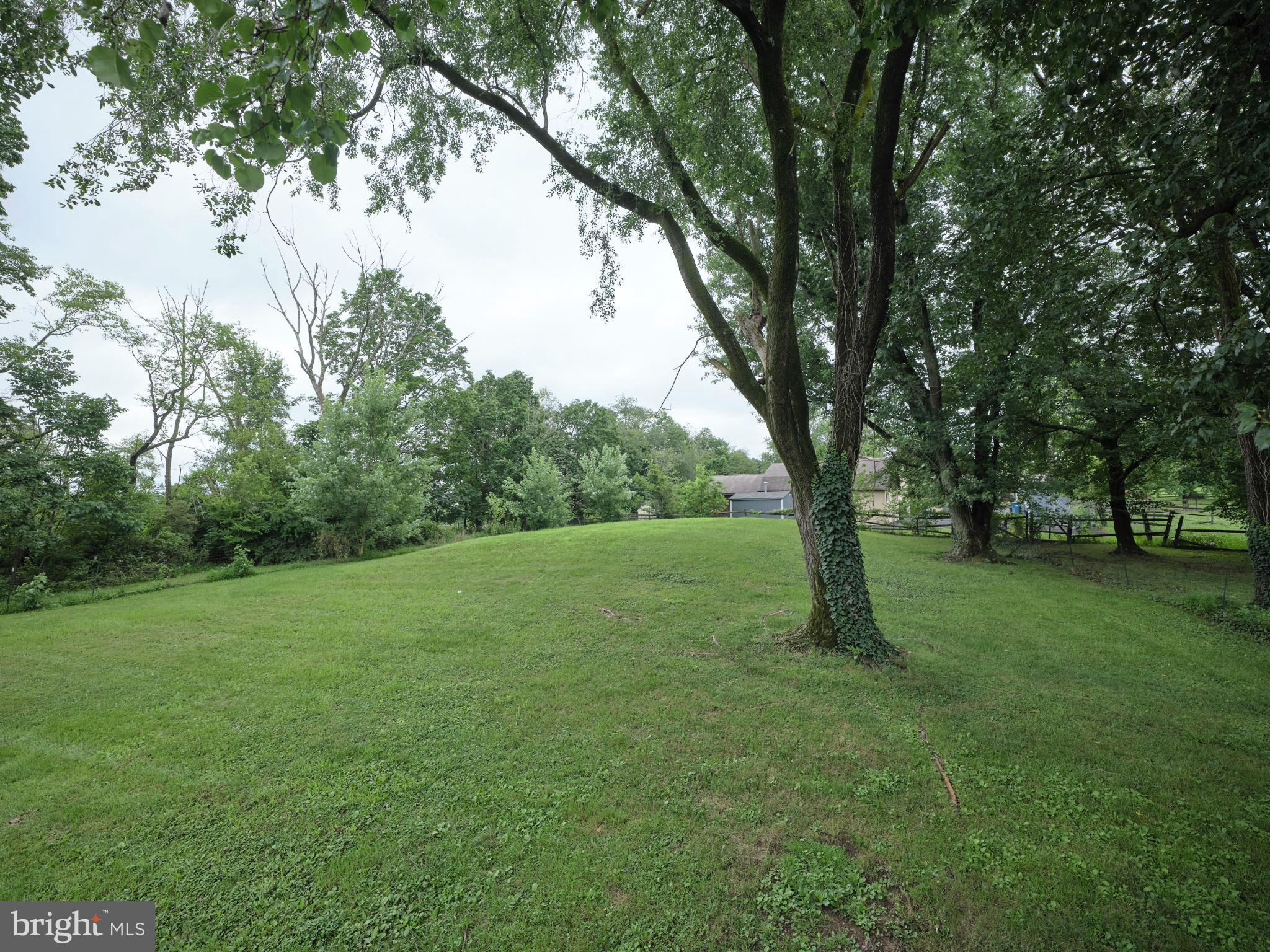 1945 SWEETBRIAR ROAD