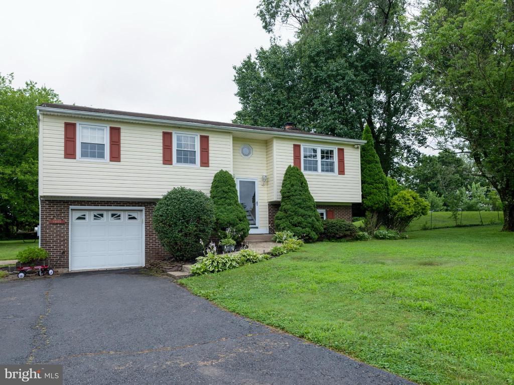 1945 SWEETBRIAR ROAD