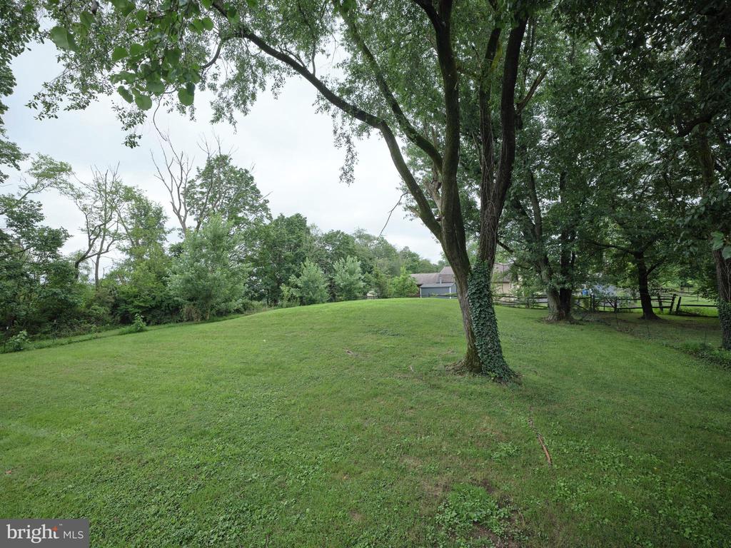 1945 SWEETBRIAR ROAD