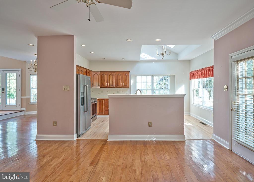 288 DEERFIELD COURT