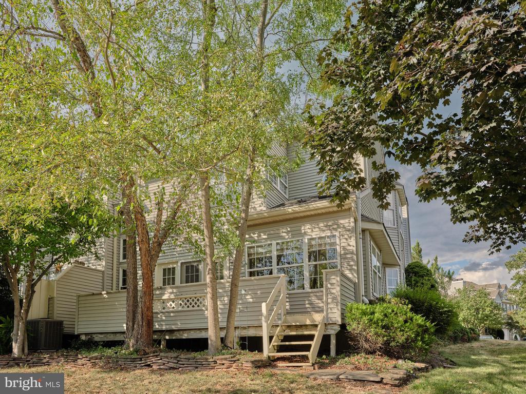 288 DEERFIELD COURT