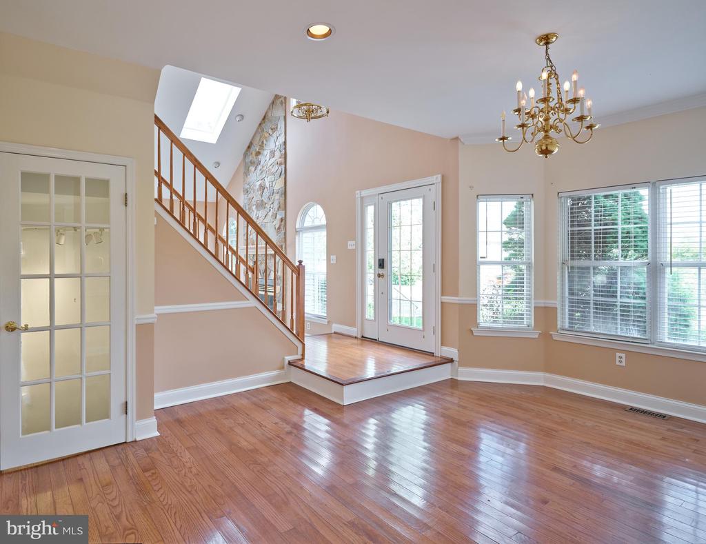 288 DEERFIELD COURT