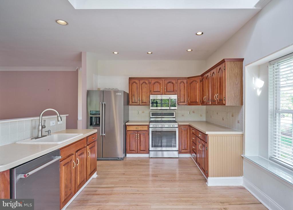 288 DEERFIELD COURT