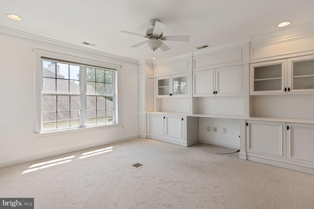 143 SILVERTAIL LANE