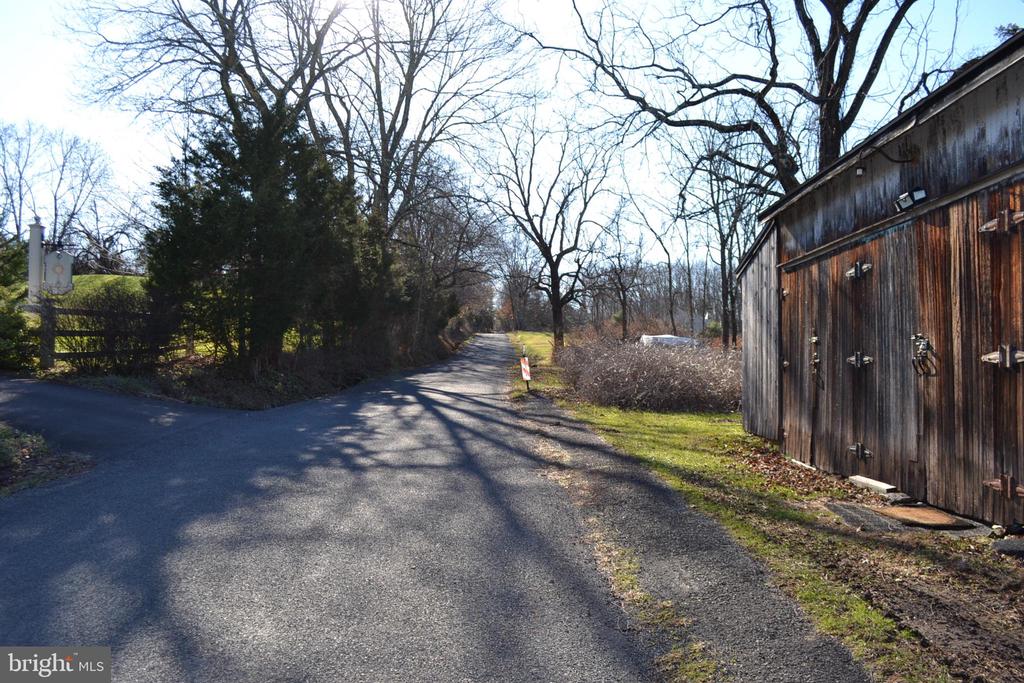 345 E DARK HOLLOW ROAD 4