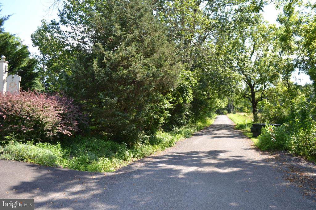 345 E DARK HOLLOW ROAD 4