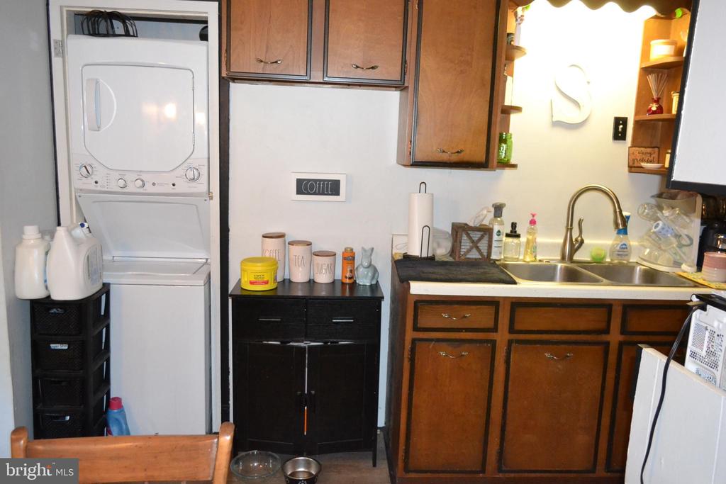 345 E DARK HOLLOW ROAD 4