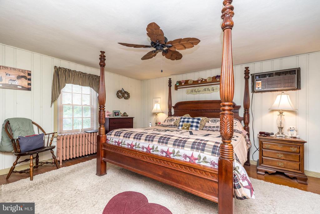 343 E DARK HOLLOW ROAD