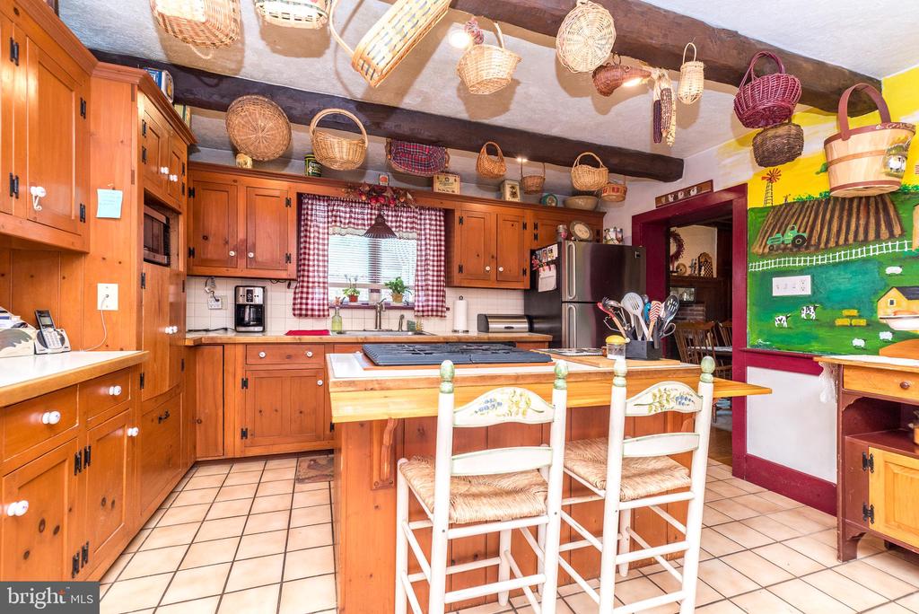 343 E DARK HOLLOW ROAD