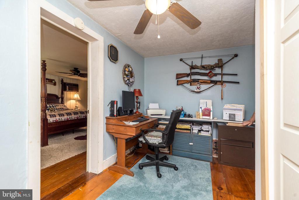 343 E DARK HOLLOW ROAD