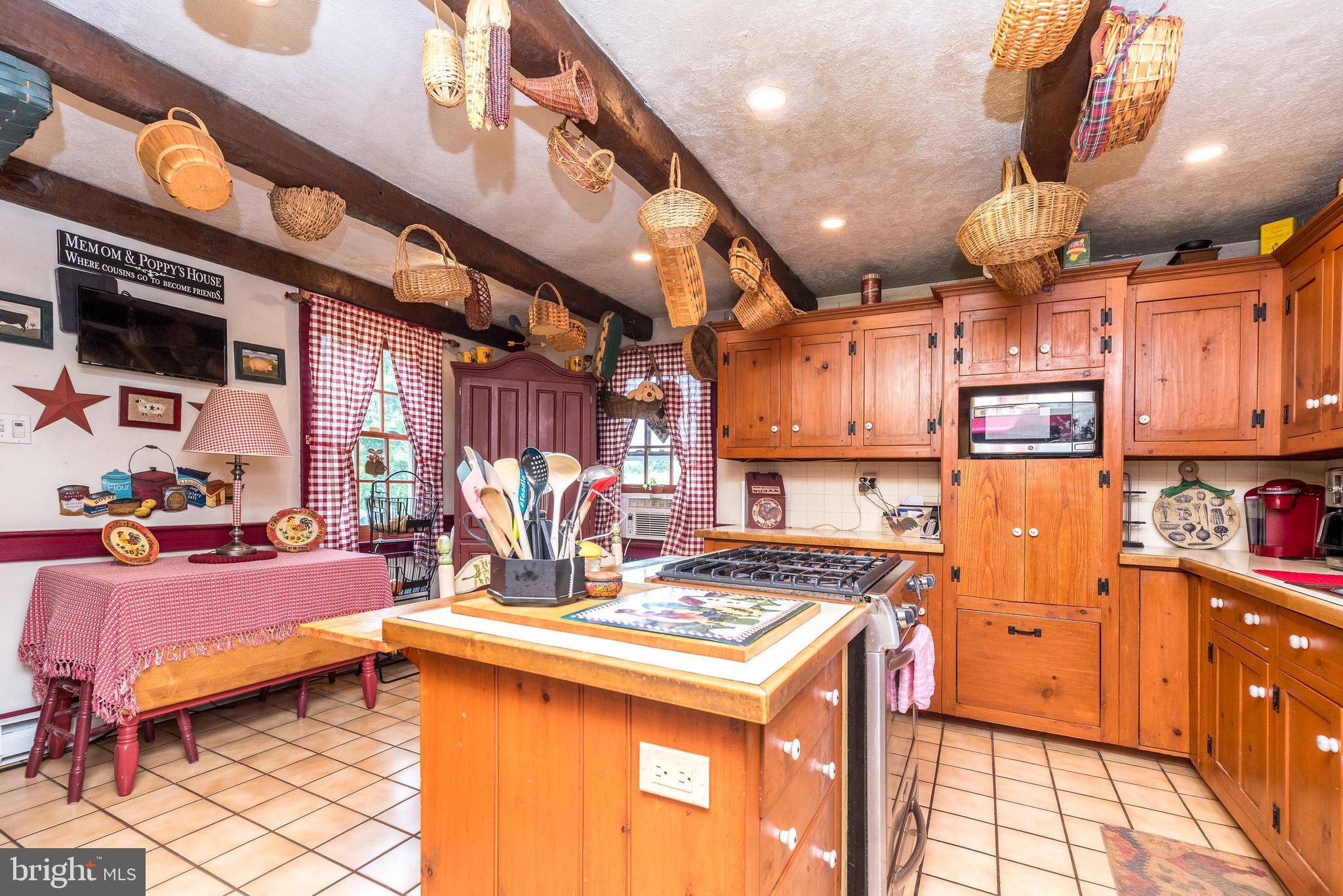 343 E DARK HOLLOW ROAD