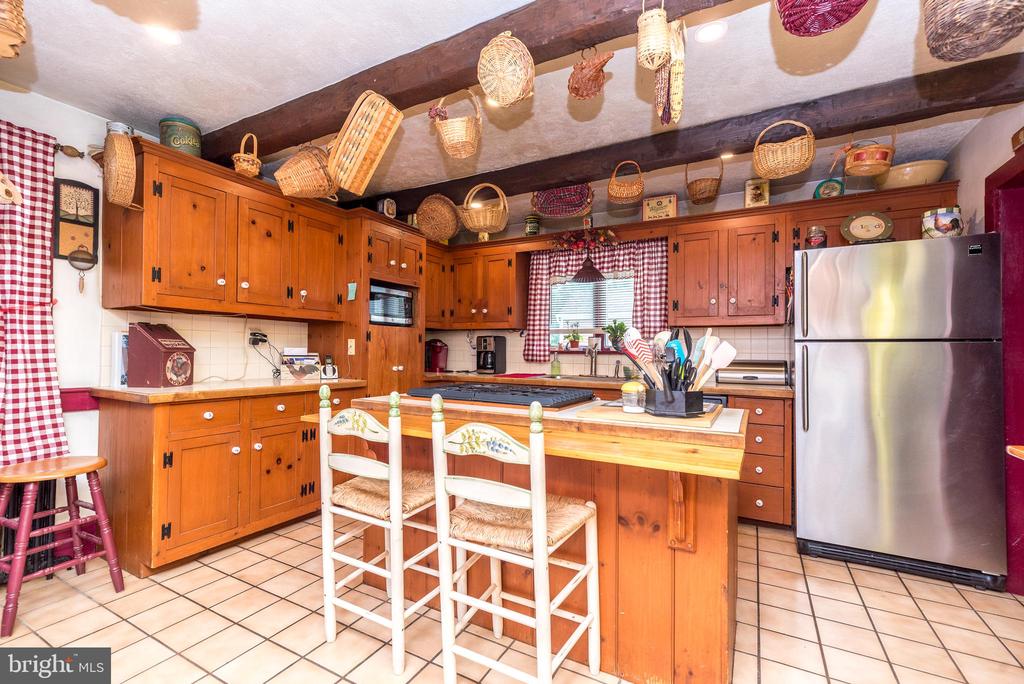 343 E DARK HOLLOW ROAD