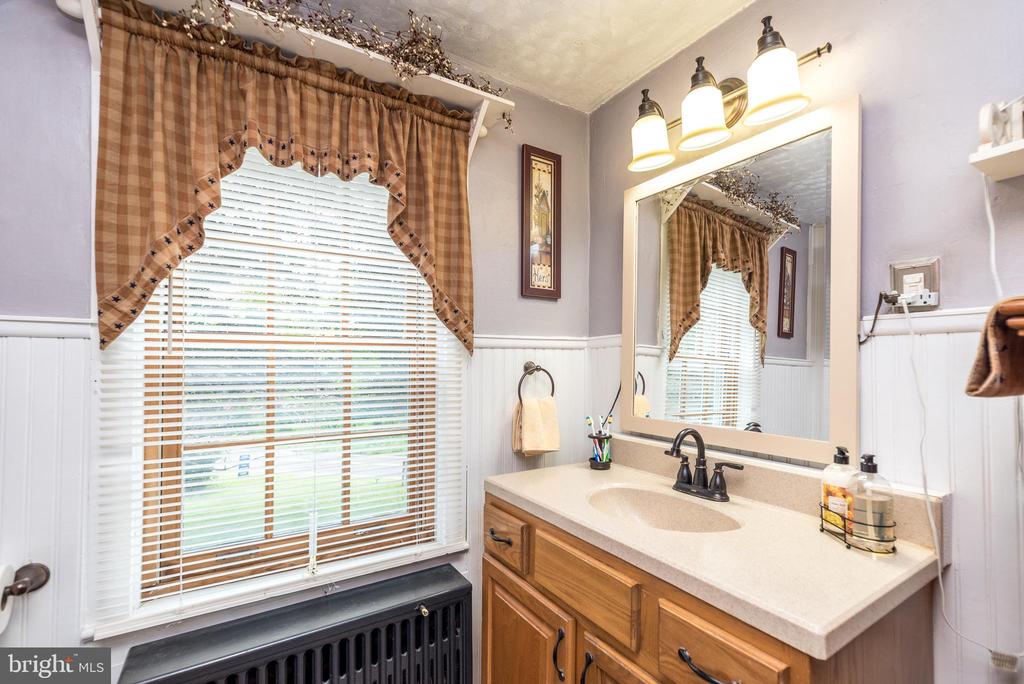 343 E DARK HOLLOW ROAD