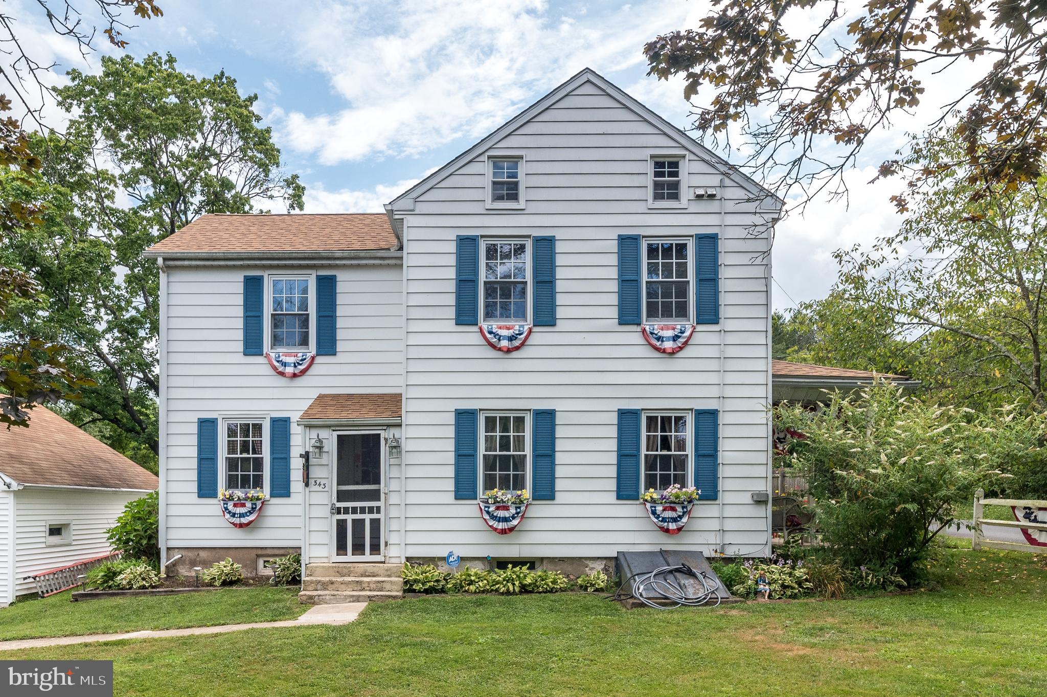 343 E DARK HOLLOW ROAD