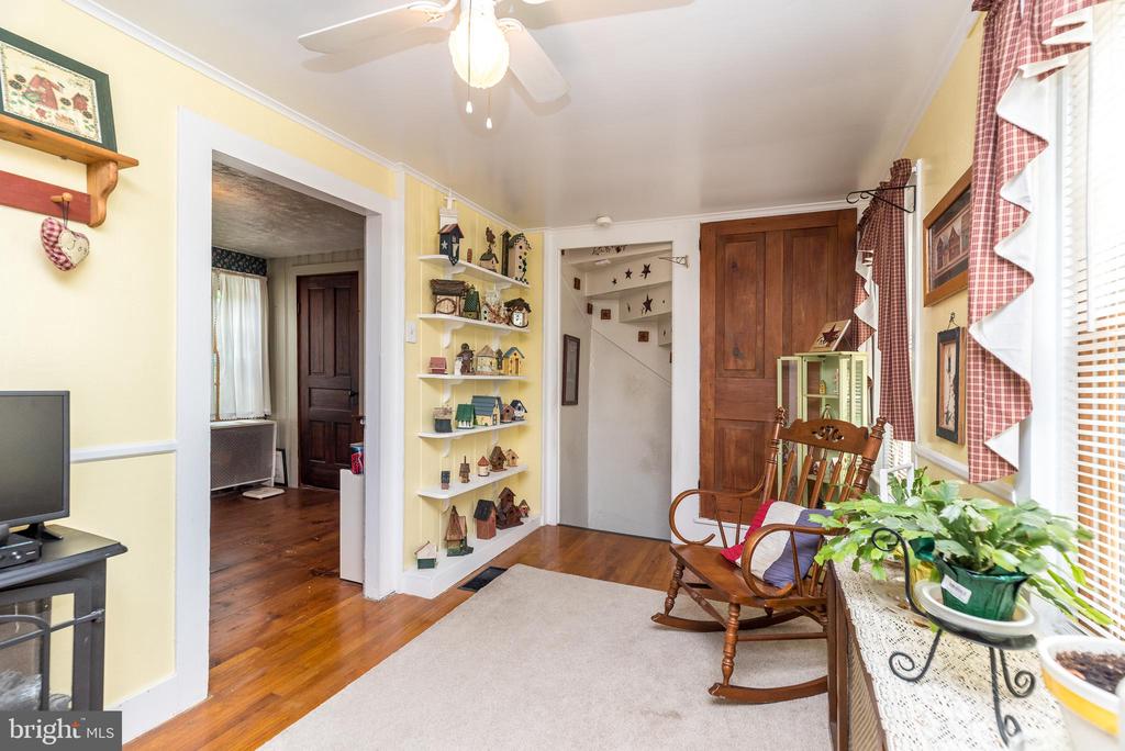 343 E DARK HOLLOW ROAD