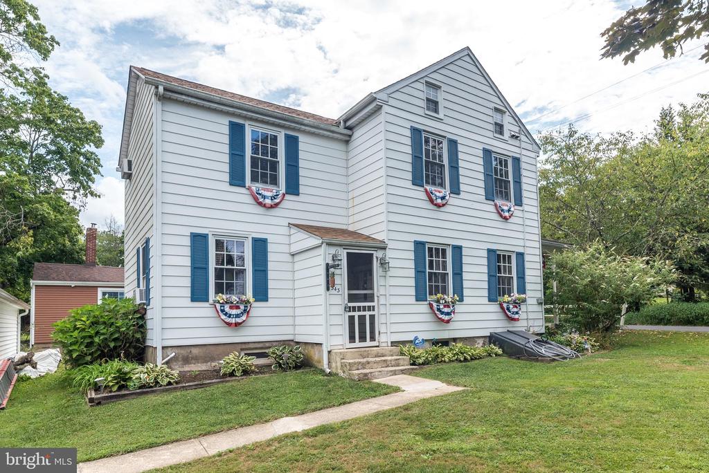 343 E DARK HOLLOW ROAD