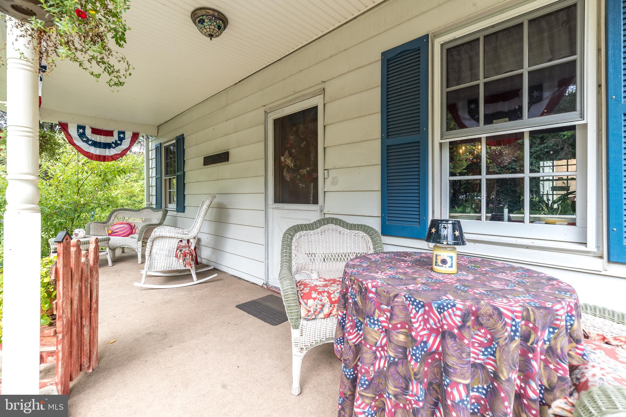 343 E DARK HOLLOW ROAD