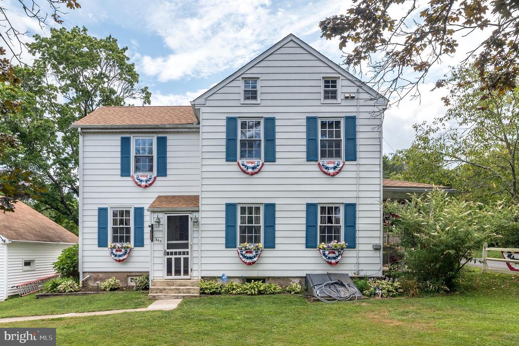 343 E DARK HOLLOW ROAD