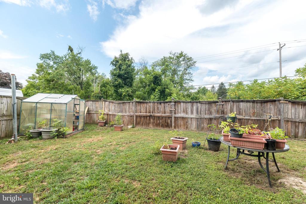 343 E DARK HOLLOW ROAD