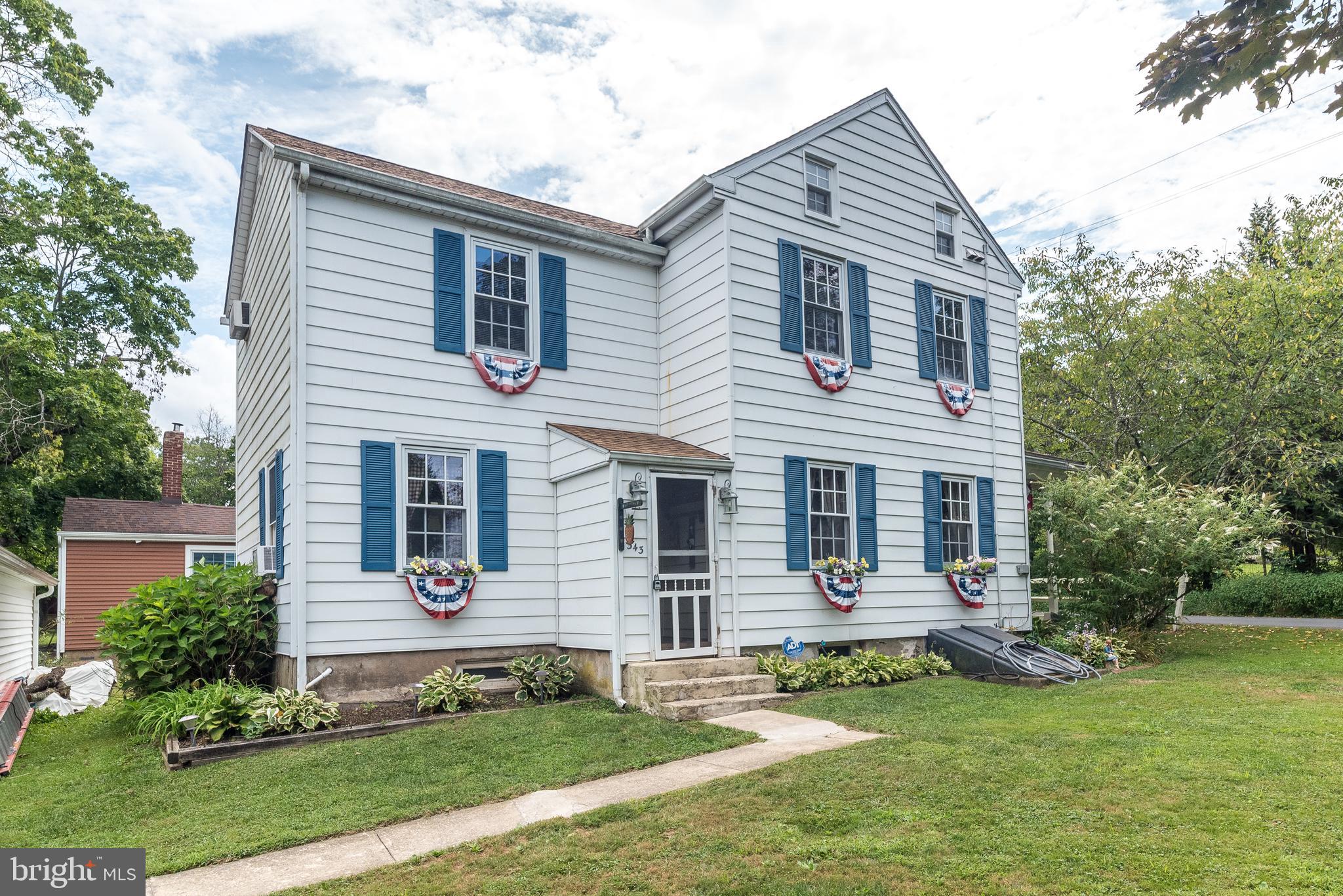 343 E DARK HOLLOW ROAD
