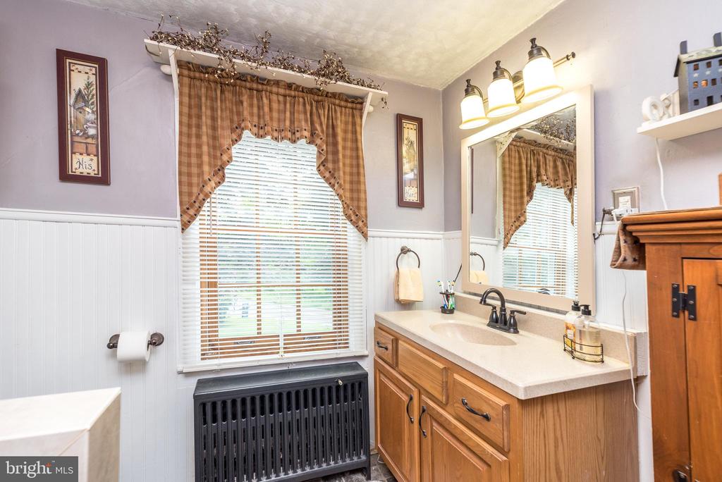 343 E DARK HOLLOW ROAD