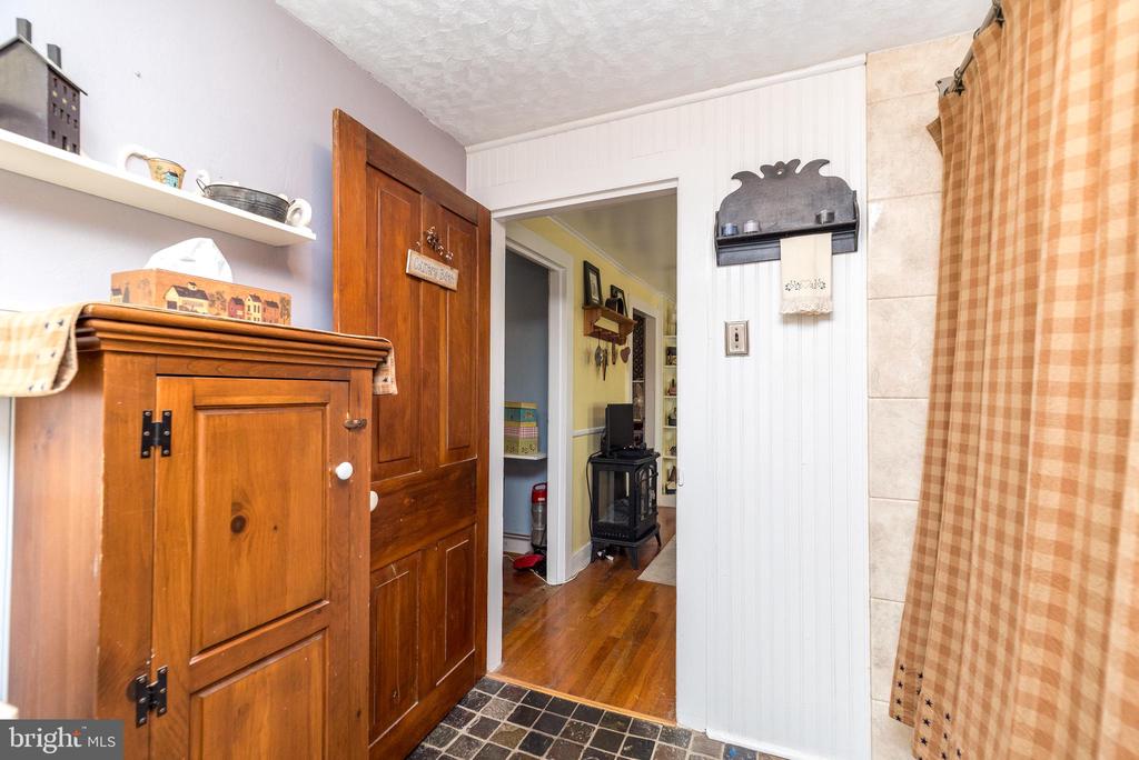 343 E DARK HOLLOW ROAD