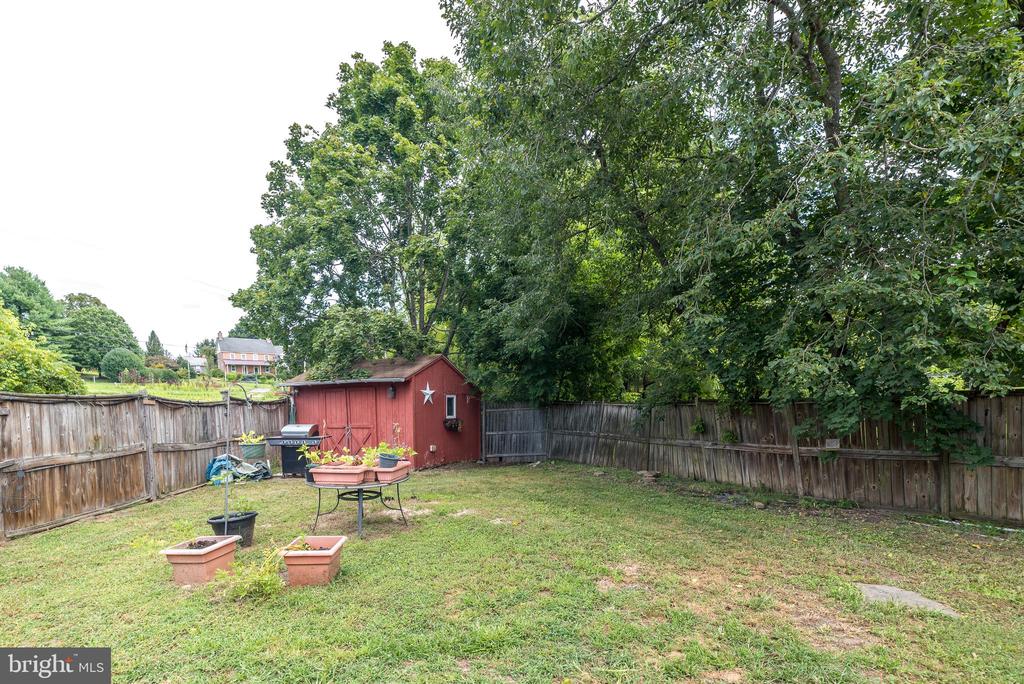 343 E DARK HOLLOW ROAD