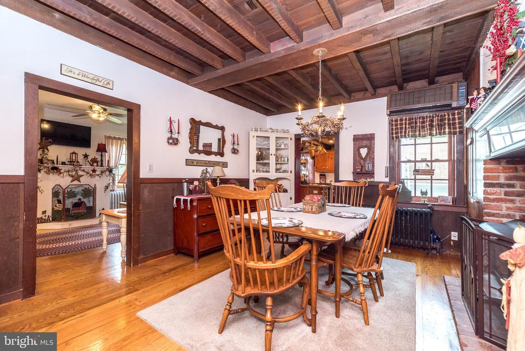 343 E DARK HOLLOW ROAD