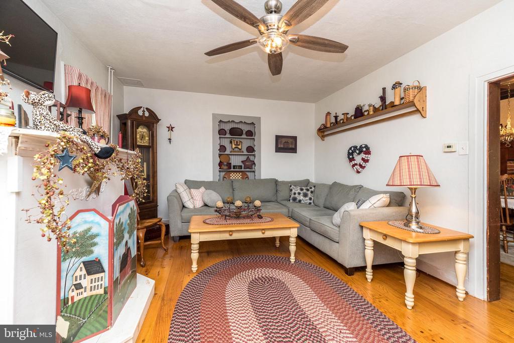 343 E DARK HOLLOW ROAD