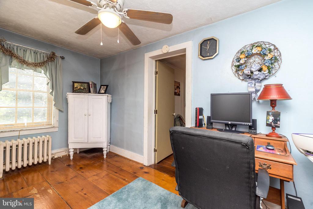343 E DARK HOLLOW ROAD