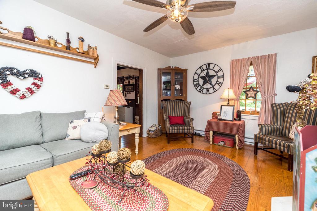 343 E DARK HOLLOW ROAD