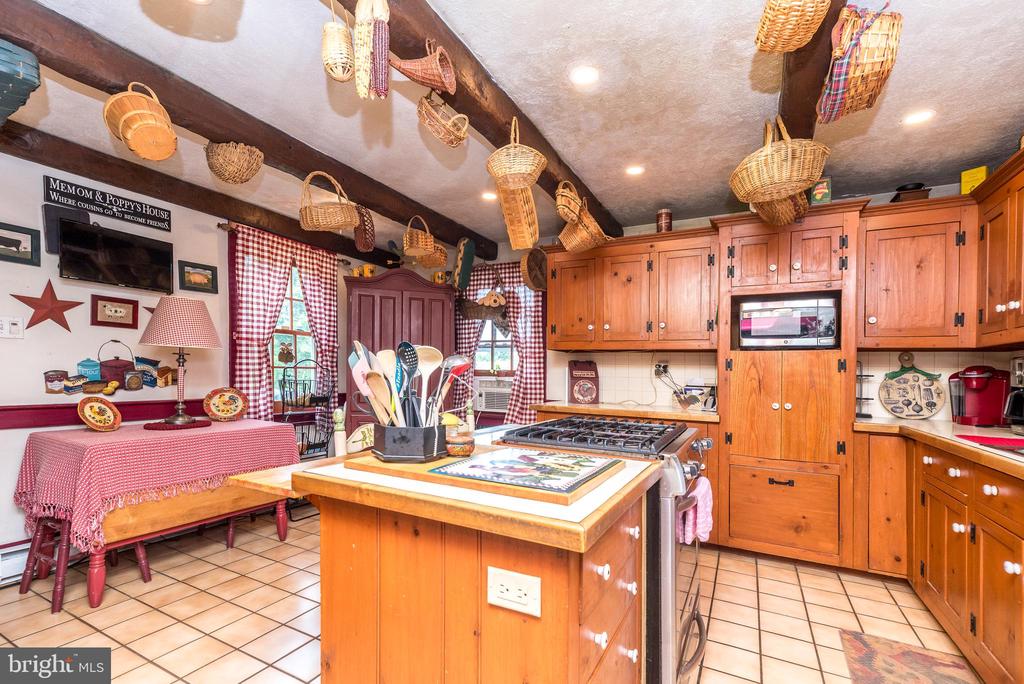 343 E DARK HOLLOW ROAD