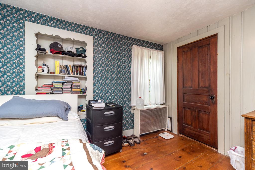 343 E DARK HOLLOW ROAD
