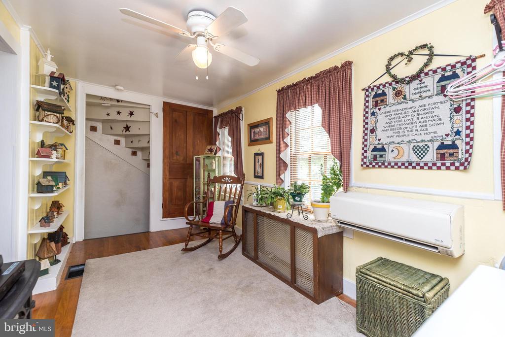 343 E DARK HOLLOW ROAD