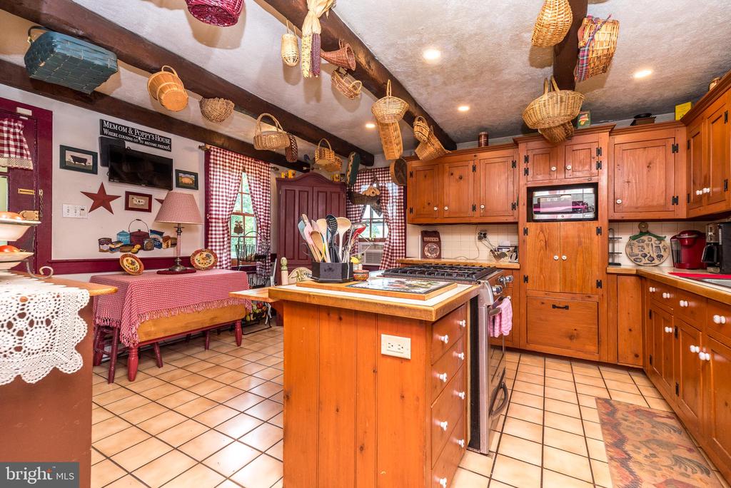 343 E DARK HOLLOW ROAD