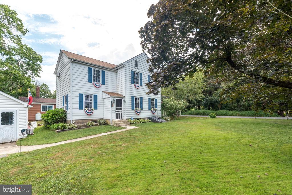 343 E DARK HOLLOW ROAD