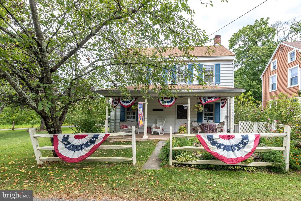 343 E DARK HOLLOW ROAD