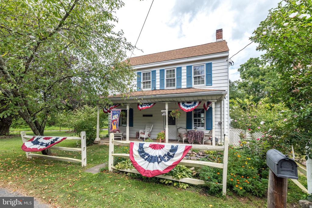 343 E DARK HOLLOW ROAD