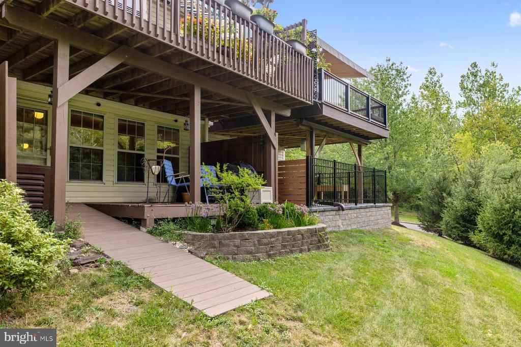 104 ROLLING HILL COURT