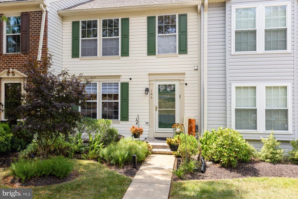 104 ROLLING HILL COURT