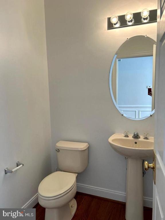 2408 DORCHESTER STREET W
