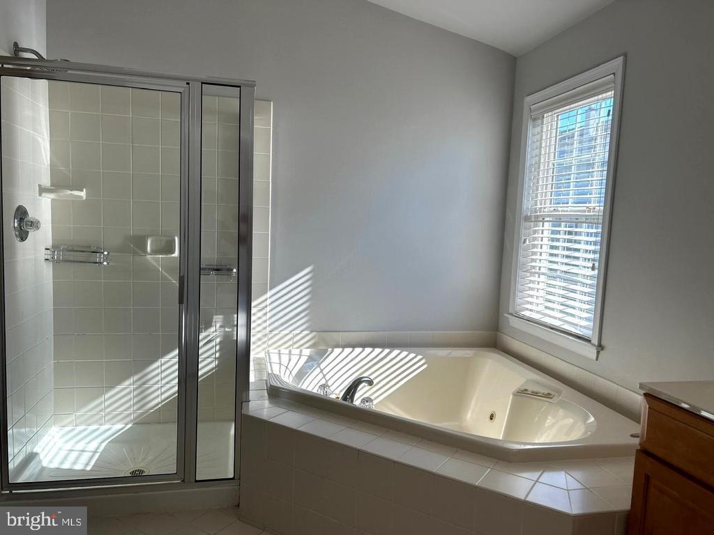 2408 DORCHESTER STREET W