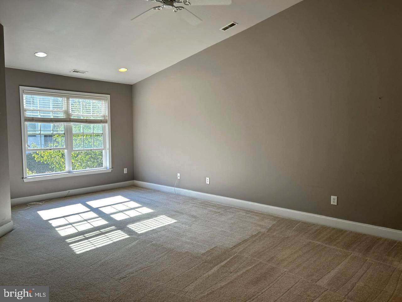 2408 DORCHESTER STREET W