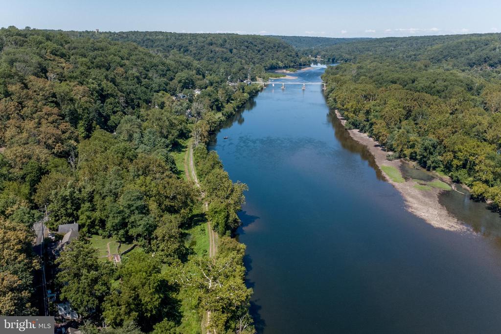 3596 RIVER ROAD