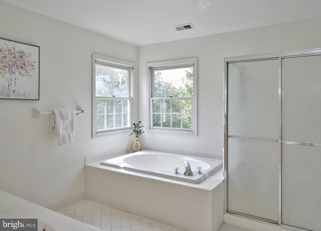 15 RIVERSTONE CIRCLE