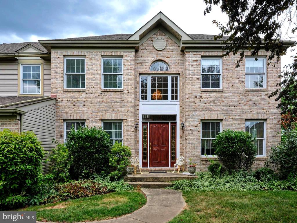 15 RIVERSTONE CIRCLE