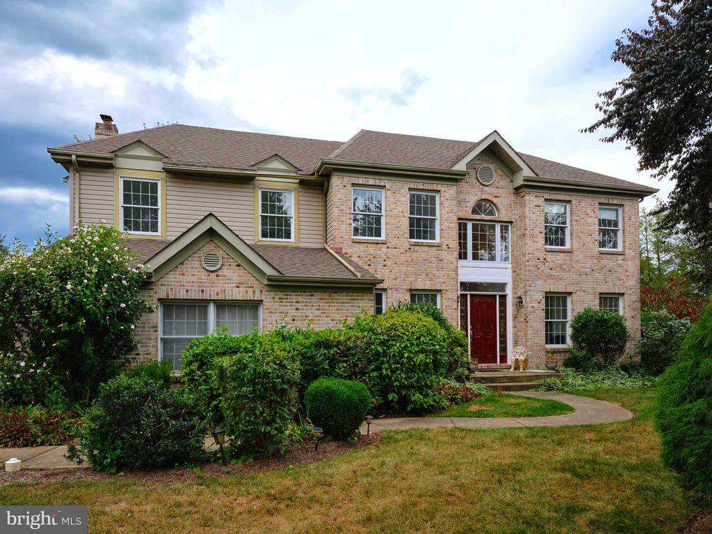 15 RIVERSTONE CIRCLE